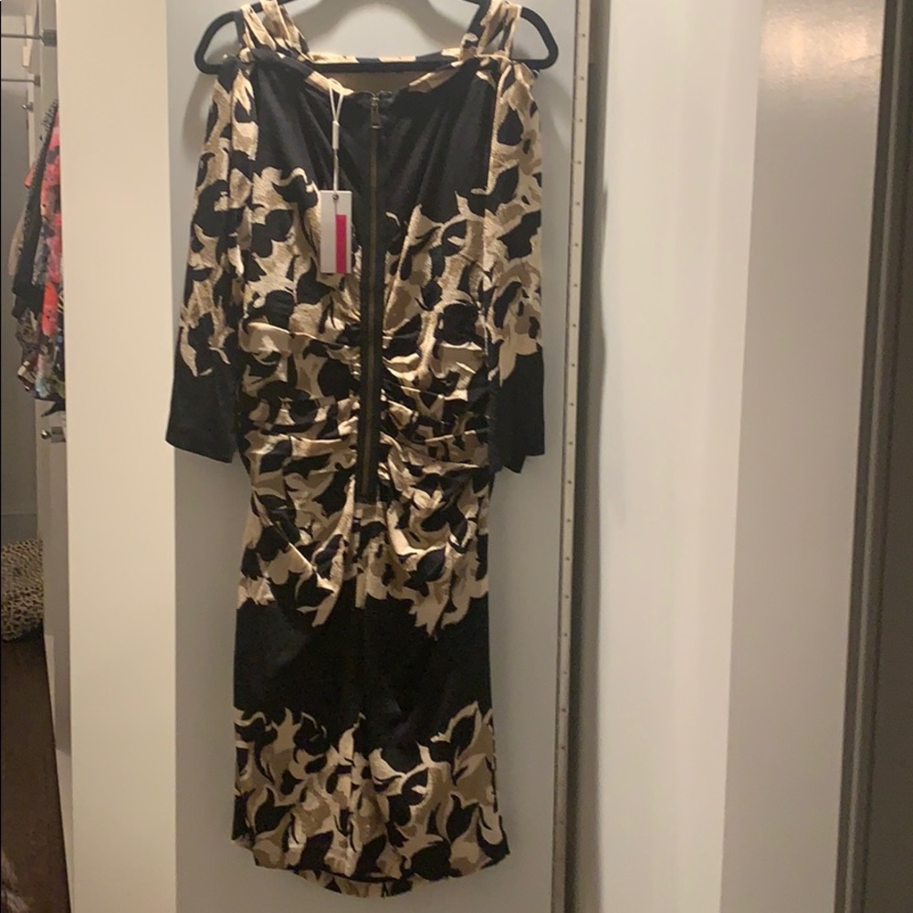 Dress - Picture 3 of 4